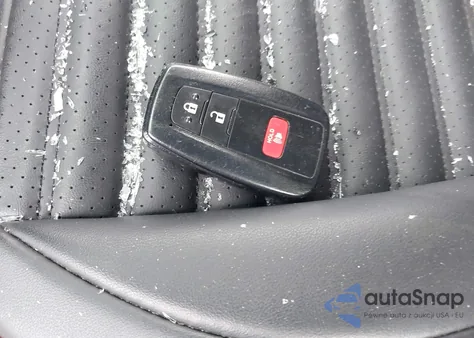 2020 Toyota Rav4 Hybrid Xle z USA, uszkodzony, nr VIN 2T3RWRFV2LW077305